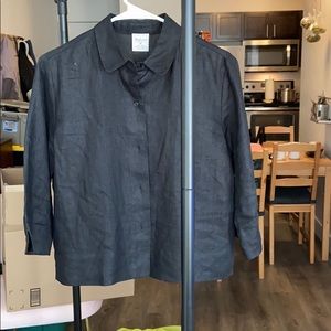 Quarter sleeve, light weight, cardigan or shirt.